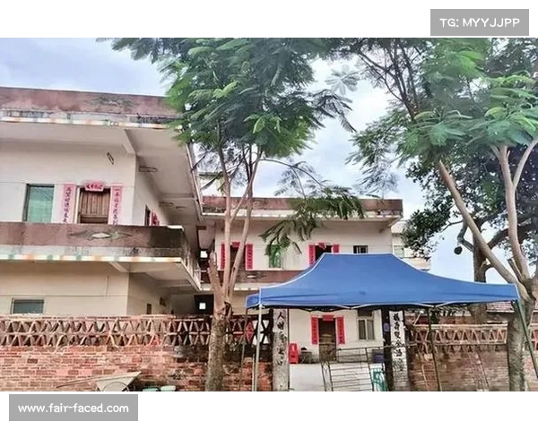 全红婵家乡新建300平别墅迎接7口之家 旧果园平房显得过于简陋 全红婵家乡新建300平别墅迎接7口之家 旧果园平房显得过于简陋