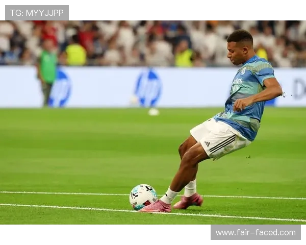 内雷斯直言更喜球队捧杯称冲击欧冠尚早聚焦冠军激战赛场氛围升温 内雷斯直言更喜球队捧杯称冲击欧冠尚早聚焦冠军激战赛场氛围升温