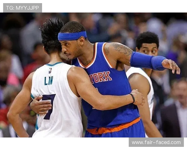 俞长栋晒球队日常巨人中锋塔克法尔中文歌声点燃更衣室篮球活力满场 俞长栋晒球队日常巨人中锋塔克法尔中文歌声点燃更衣室篮球活力满场